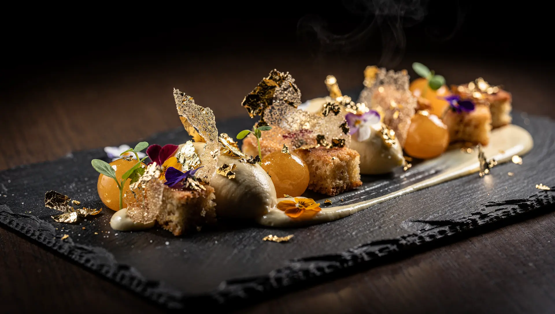 Thunfisch-Tataki mit Yuzu und Avocado